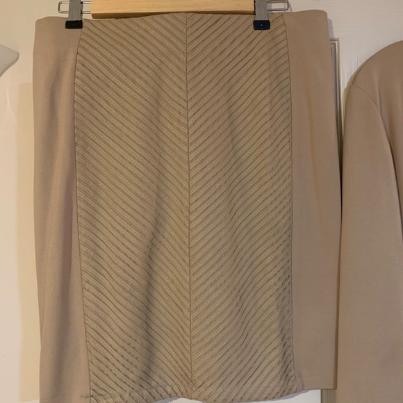 Colleen Lopez Tan Skirt Suit sz M - Picture 5 of 10